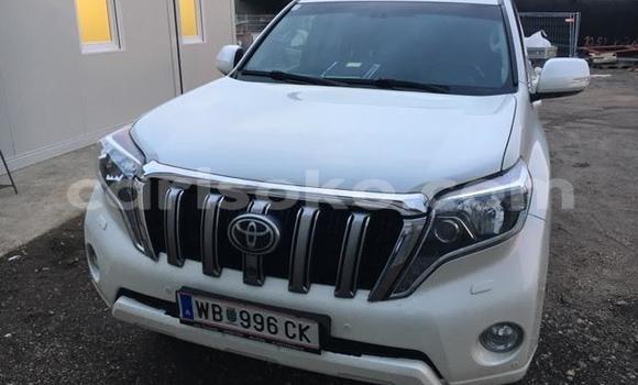Sayi Na hannu Toyota Land Cruiser Prado Blanc Mota in Kigali a Rwanda Sayi Na hannu Toyota Land Cruiser Prado Blanc Mota in Kigali a Rwanda