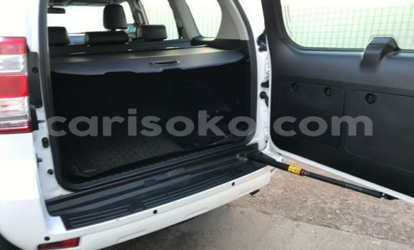 Sayi Na hannu Toyota Land Cruiser Prado Blanc Mota in Kigali a Rwanda Sayi Na hannu Toyota Land Cruiser Prado Blanc Mota in Kigali a Rwanda
