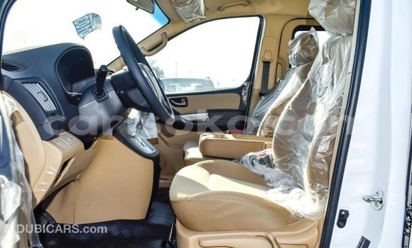 Sayi Imported Hyundai Accent Blanc Mota in Import - Dubai a Rwanda Sayi Imported Hyundai Accent Blanc Mota in Import - Dubai a Rwanda