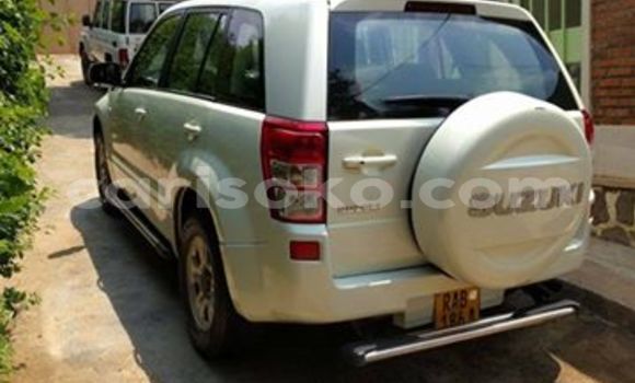 Acheter Occasion Voiture Suzuki Grand Vitara Beige à Kigali au Rwanda Acheter Occasion Voiture Suzuki Grand Vitara Beige à Kigali au Rwanda