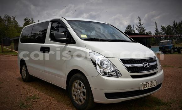 Acheter Neuf Voiture Hyundai Grand Starex Blanc à Kigali au Rwanda Acheter Neuf Voiture Hyundai Grand Starex Blanc à Kigali au Rwanda