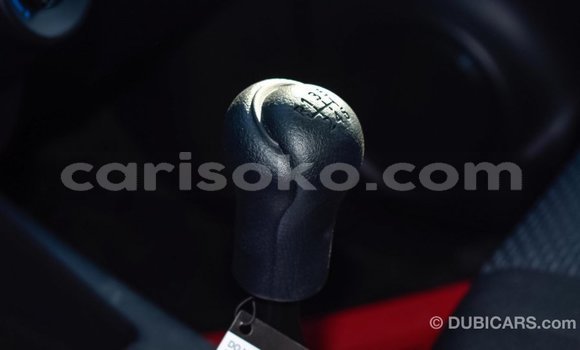 Sayi Imported Toyota Hilux Blanc Mota in Import - Dubai a Rwanda Sayi Imported Toyota Hilux Blanc Mota in Import - Dubai a Rwanda