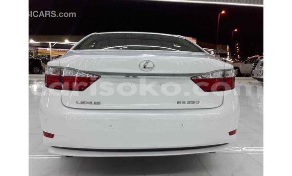 اشتري Imported Lexus ES Blanc سيارة في Import - Dubai في Rwanda اشتري Imported Lexus ES Blanc سيارة في Import - Dubai في Rwanda