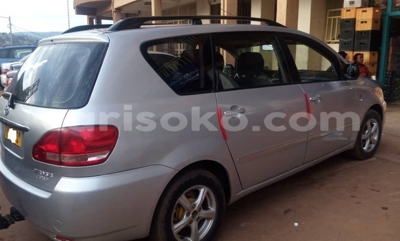 Sayi Na hannu Toyota Avensis Verso Gris Mota in Kigali a Rwanda Sayi Na hannu Toyota Avensis Verso Gris Mota in Kigali a Rwanda