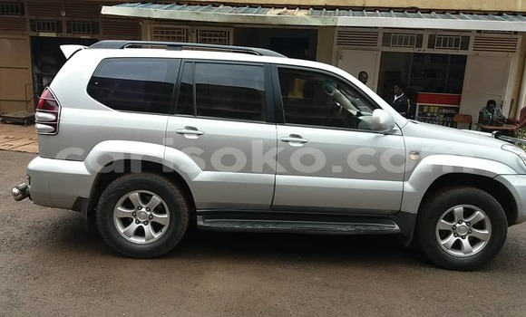 Sayi Na hannu Toyota Land Cruiser Prado Gris Mota in Kigali a Rwanda Sayi Na hannu Toyota Land Cruiser Prado Gris Mota in Kigali a Rwanda