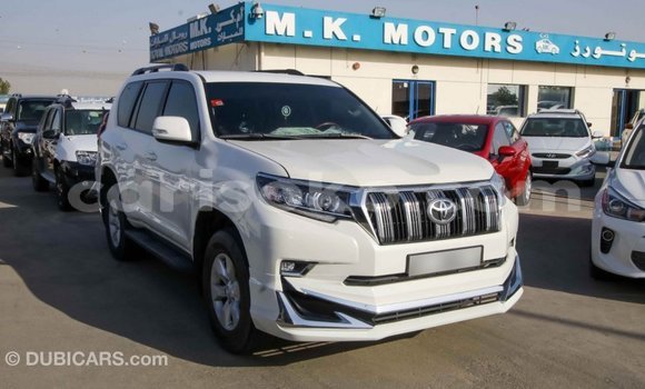 Acheter Import Voiture Toyota Prado Blanc à Import - Dubai, Rwanda Acheter Import Voiture Toyota Prado Blanc à Import - Dubai, Rwanda
