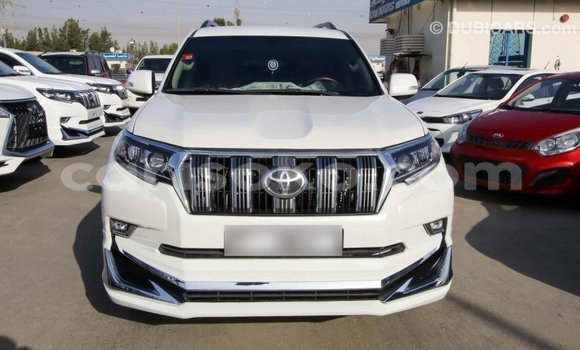 Acheter Import Voiture Toyota Prado Blanc à Import - Dubai, Rwanda Acheter Import Voiture Toyota Prado Blanc à Import - Dubai, Rwanda