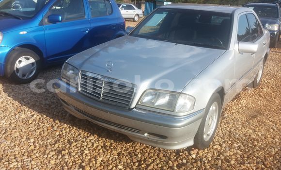 Acheter Occasion Voiture Mercedes-Benz 200 Gris à Kigali, Rwanda