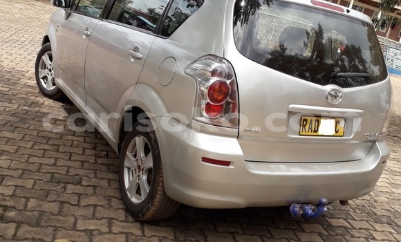 اشتري مستعمل Toyota Corolla Verso Gris سيارة في Kigali في Rwanda اشتري مستعمل Toyota Corolla Verso Gris سيارة في Kigali في Rwanda