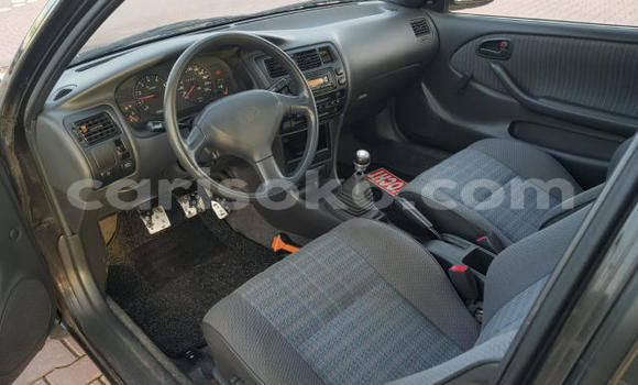 Sayi Na hannu Toyota Corolla Beige Mota in Kigali a Rwanda Sayi Na hannu Toyota Corolla Beige Mota in Kigali a Rwanda