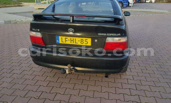 Sayi Na hannu Toyota Corolla Beige Mota in Kigali a Rwanda Sayi Na hannu Toyota Corolla Beige Mota in Kigali a Rwanda