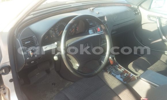 اشتري مستعمل Mercedes-Benz 200 Gris سيارة في Kigali في Rwanda اشتري مستعمل Mercedes-Benz 200 Gris سيارة في Kigali في Rwanda