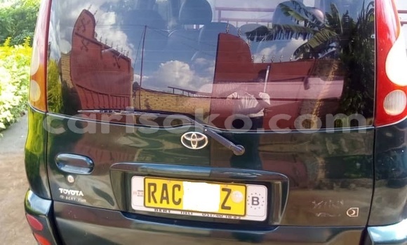 Sayi Na hannu Toyota Yaris Verso Bleu Mota in Kigali a Rwanda Sayi Na hannu Toyota Yaris Verso Bleu Mota in Kigali a Rwanda