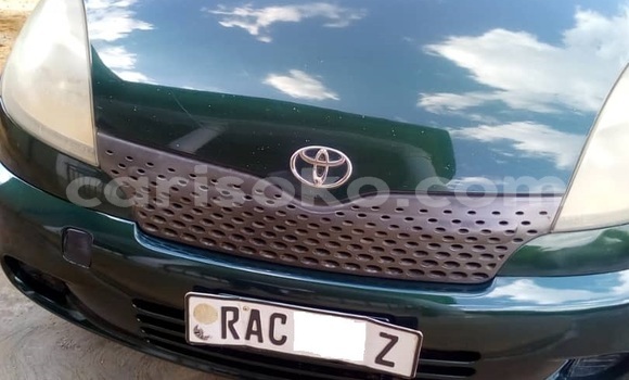 Sayi Na hannu Toyota Yaris Verso Bleu Mota in Kigali a Rwanda Sayi Na hannu Toyota Yaris Verso Bleu Mota in Kigali a Rwanda