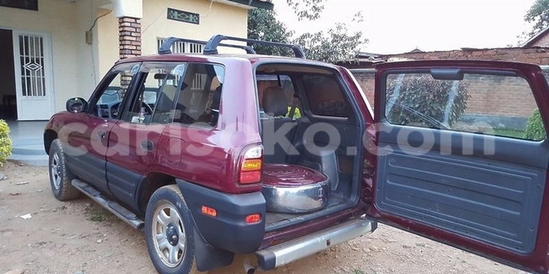 Big with watermark toyota rav4 1997 philip 0722123080 145000km 5300000 3