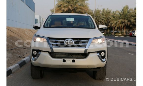 Acheter Import Voiture Toyota Fortuner Noir à Import - Dubai, Rwanda Acheter Import Voiture Toyota Fortuner Noir à Import - Dubai, Rwanda