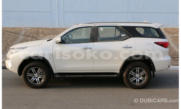 Acheter Import Voiture Toyota Fortuner Noir à Import - Dubai, Rwanda Acheter Import Voiture Toyota Fortuner Noir à Import - Dubai, Rwanda