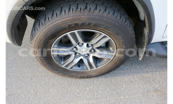 Acheter Import Voiture Toyota Fortuner Noir à Import - Dubai, Rwanda Acheter Import Voiture Toyota Fortuner Noir à Import - Dubai, Rwanda