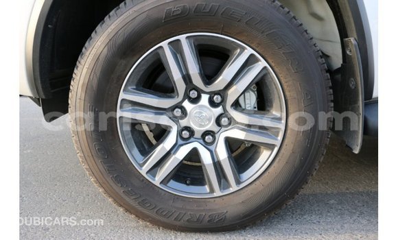 Acheter Import Voiture Toyota Fortuner Noir à Import - Dubai, Rwanda Acheter Import Voiture Toyota Fortuner Noir à Import - Dubai, Rwanda