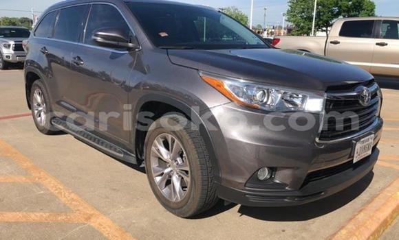 Sayi Na hannu Toyota Highlander Marron Mota in Kigali a Rwanda Sayi Na hannu Toyota Highlander Marron Mota in Kigali a Rwanda