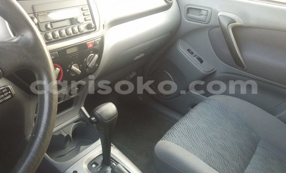 Acheter Occasion Voiture Toyota RAV4 Rouge à Kigali, Rwanda Acheter Occasion Voiture Toyota RAV4 Rouge à Kigali, Rwanda