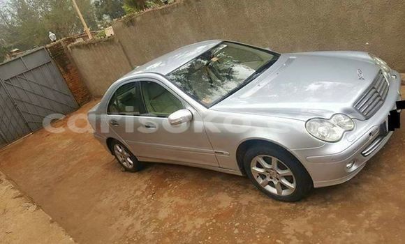 Acheter Occasion Voiture Mercedes-Benz C–Class Gris à Gicumbi, Rwanda Acheter Occasion Voiture Mercedes-Benz C–Class Gris à Gicumbi, Rwanda