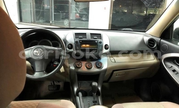 Sayi Imported Toyota RAV4 Noir Mota in Nyamagabe a Rwanda Sayi Imported Toyota RAV4 Noir Mota in Nyamagabe a Rwanda