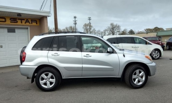 Sayi Imported Toyota RAV4 Gris Mota in Gasarenda a Rwanda Sayi Imported Toyota RAV4 Gris Mota in Gasarenda a Rwanda