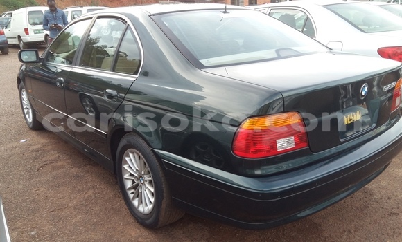 Acheter Occasion Voiture BMW 5-Series Vert à Kigali au Rwanda Acheter Occasion Voiture BMW 5-Series Vert à Kigali au Rwanda