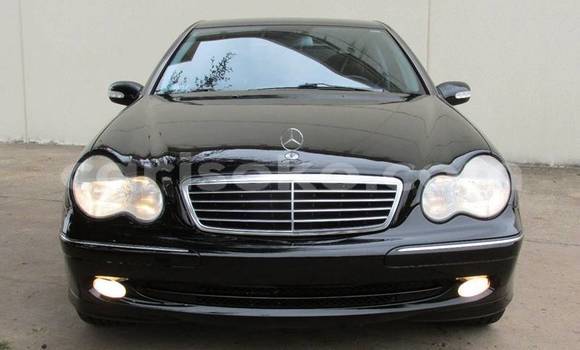 Sayi Na hannu Mercedes-Benz C–Class Noir Mota in Kigali a Rwanda Sayi Na hannu Mercedes-Benz C–Class Noir Mota in Kigali a Rwanda