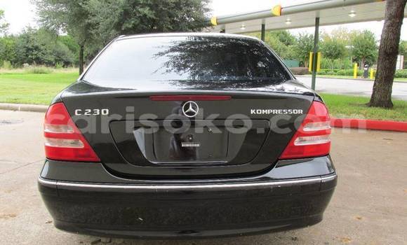 Sayi Na hannu Mercedes-Benz C–Class Noir Mota in Kigali a Rwanda Sayi Na hannu Mercedes-Benz C–Class Noir Mota in Kigali a Rwanda