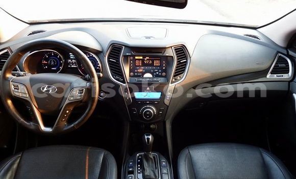 Sayi Na hannu Hyundai Santa Fe Gris Mota in Gicumbi a Rwanda Sayi Na hannu Hyundai Santa Fe Gris Mota in Gicumbi a Rwanda