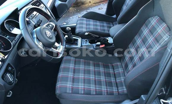 Sayi Na hannu Volkswagen Golf Beige Mota in Kigali a Rwanda Sayi Na hannu Volkswagen Golf Beige Mota in Kigali a Rwanda