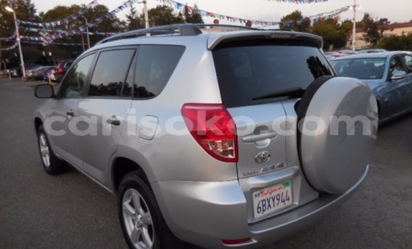 Sayi Imported Toyota RAV4 Gris Mota in Cyangugu a Cyangugu Sayi Imported Toyota RAV4 Gris Mota in Cyangugu a Cyangugu