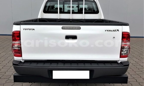 Sayi Imported Toyota Hilux Surf Blanc Mota in Kigali a Rwanda Sayi Imported Toyota Hilux Surf Blanc Mota in Kigali a Rwanda