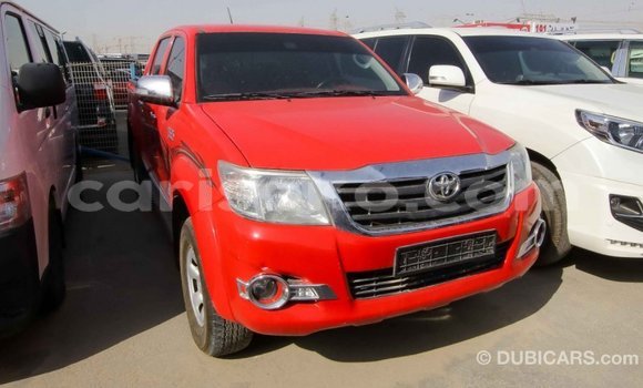 Acheter Import Voiture Toyota Hilux Rouge à Import - Dubai, Rwanda Acheter Import Voiture Toyota Hilux Rouge à Import - Dubai, Rwanda