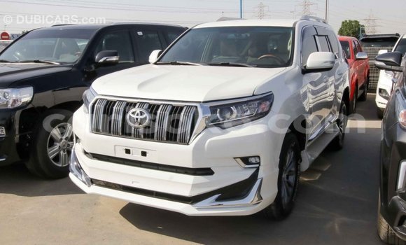 Acheter Import Voiture Toyota Prado Blanc à Import - Dubai, Rwanda Acheter Import Voiture Toyota Prado Blanc à Import - Dubai, Rwanda