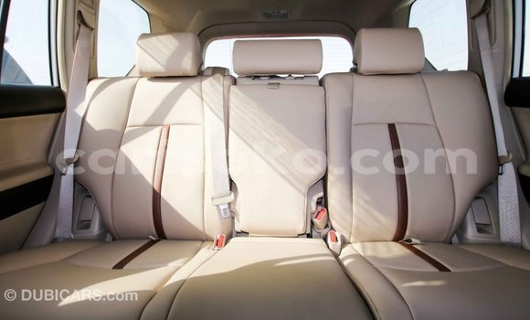 Acheter Import Voiture Toyota Prado Blanc à Import - Dubai, Rwanda Acheter Import Voiture Toyota Prado Blanc à Import - Dubai, Rwanda