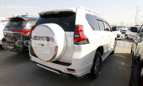 Acheter Import Voiture Toyota Prado Blanc à Import - Dubai, Rwanda Acheter Import Voiture Toyota Prado Blanc à Import - Dubai, Rwanda