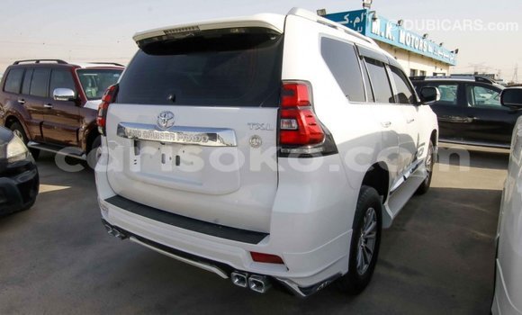 Acheter Import Voiture Toyota Prado Blanc à Import - Dubai, Rwanda Acheter Import Voiture Toyota Prado Blanc à Import - Dubai, Rwanda