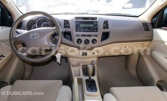 Acheter Import Voiture Toyota Fortuner Blanc à Import - Dubai, Rwanda Acheter Import Voiture Toyota Fortuner Blanc à Import - Dubai, Rwanda