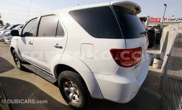 Acheter Import Voiture Toyota Fortuner Blanc à Import - Dubai, Rwanda Acheter Import Voiture Toyota Fortuner Blanc à Import - Dubai, Rwanda