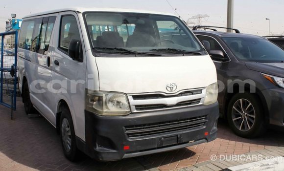 Acheter Import Voiture Toyota Hiace Blanc à Import - Dubai, Rwanda Acheter Import Voiture Toyota Hiace Blanc à Import - Dubai, Rwanda