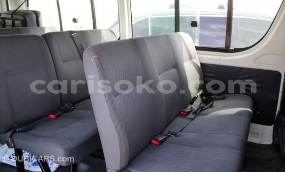 Acheter Import Voiture Toyota Hiace Blanc à Import - Dubai, Rwanda Acheter Import Voiture Toyota Hiace Blanc à Import - Dubai, Rwanda