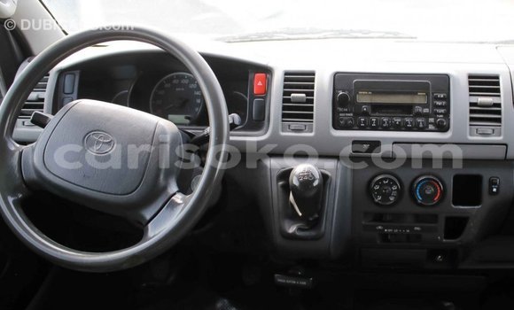 Acheter Import Voiture Toyota Hiace Blanc à Import - Dubai, Rwanda Acheter Import Voiture Toyota Hiace Blanc à Import - Dubai, Rwanda