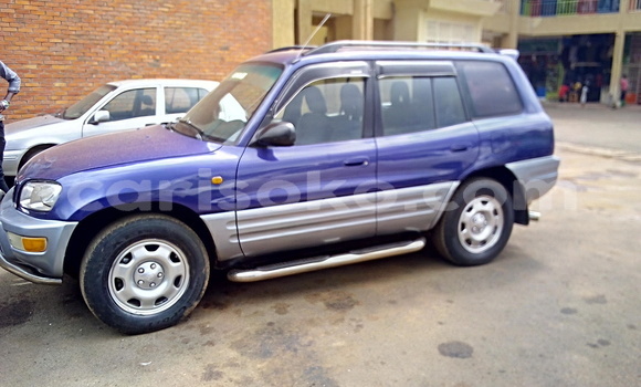 اشتري مستعمل Toyota RAV4 Bleu سيارة في Kigali في Rwanda اشتري مستعمل Toyota RAV4 Bleu سيارة في Kigali في Rwanda
