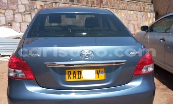 Acheter Occasion Voiture Toyota Yaris Bleu à Kigali, Rwanda Acheter Occasion Voiture Toyota Yaris Bleu à Kigali, Rwanda