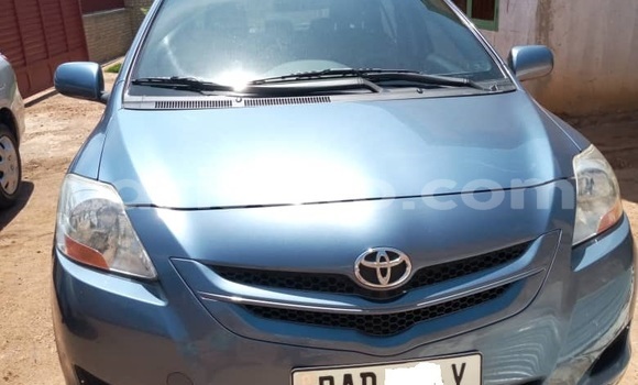 Acheter Occasion Voiture Toyota Yaris Bleu à Kigali, Rwanda Acheter Occasion Voiture Toyota Yaris Bleu à Kigali, Rwanda