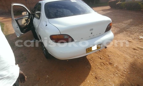 Sayi Na hannu Hyundai Avante Blanc Mota in Kigali a Rwanda Sayi Na hannu Hyundai Avante Blanc Mota in Kigali a Rwanda