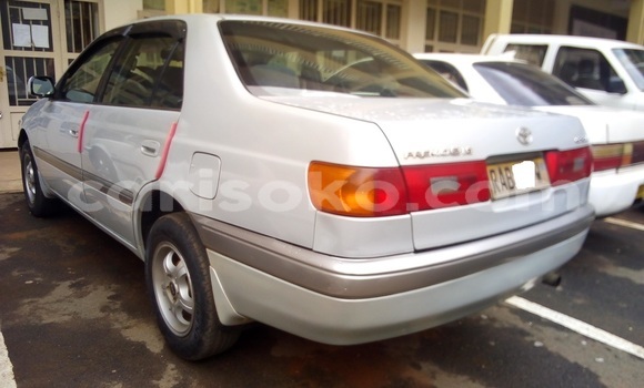 Sayi Na hannu Toyota Premio Gris Mota in Kigali a Rwanda Sayi Na hannu Toyota Premio Gris Mota in Kigali a Rwanda